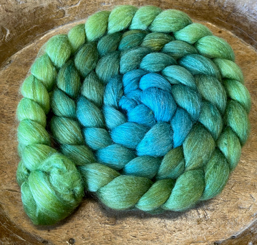 18.4 M Hogget  Haunui NZ Halfbred/Mulberry Silk  Hand Dyed  5.13 ounces -  Ava  Combed Top