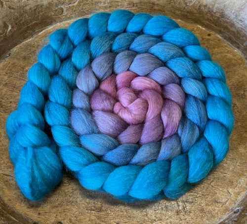 18.4 M Hogget  Haunui NZ Halfbred/Mulberry Silk  Hand Dyed  5.04 ounces -  Flower Hearts  Combed Top